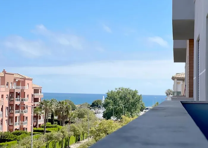 By The With Parking And Wifi By Amcf