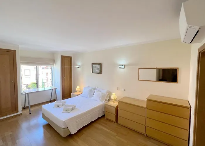 By The With Parking And Wifi By Amcf Portimão