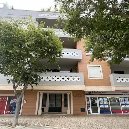 By The With Parking And Wifi By Amcf Apartament