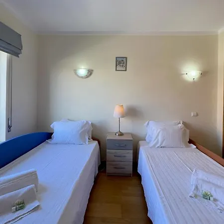 By The With Parking And Wifi By Amcf